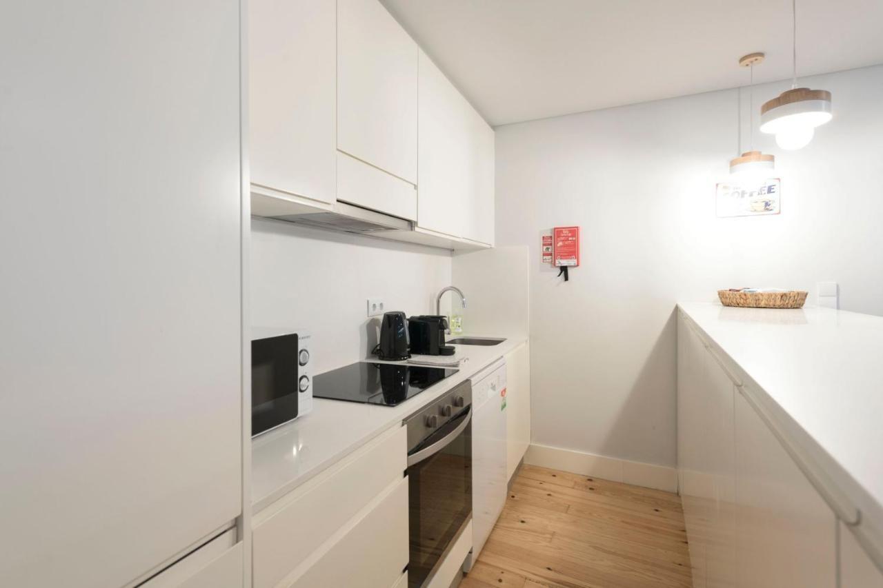 Lovelystay - Porto Peaceful Living W/ Backyard ภายนอก รูปภาพ